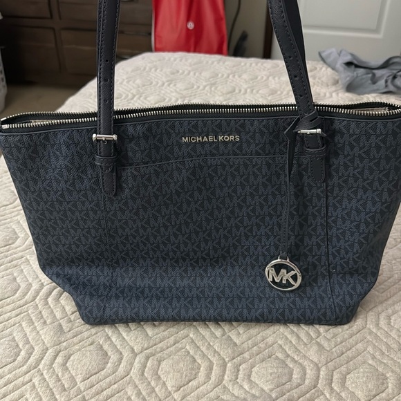 MK tote - Picture 1 of 4